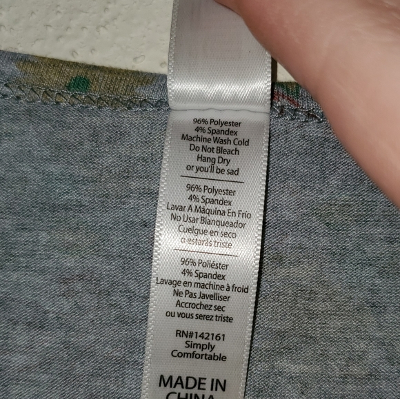 LuLaRoe Classic T - Picture 6 of 6